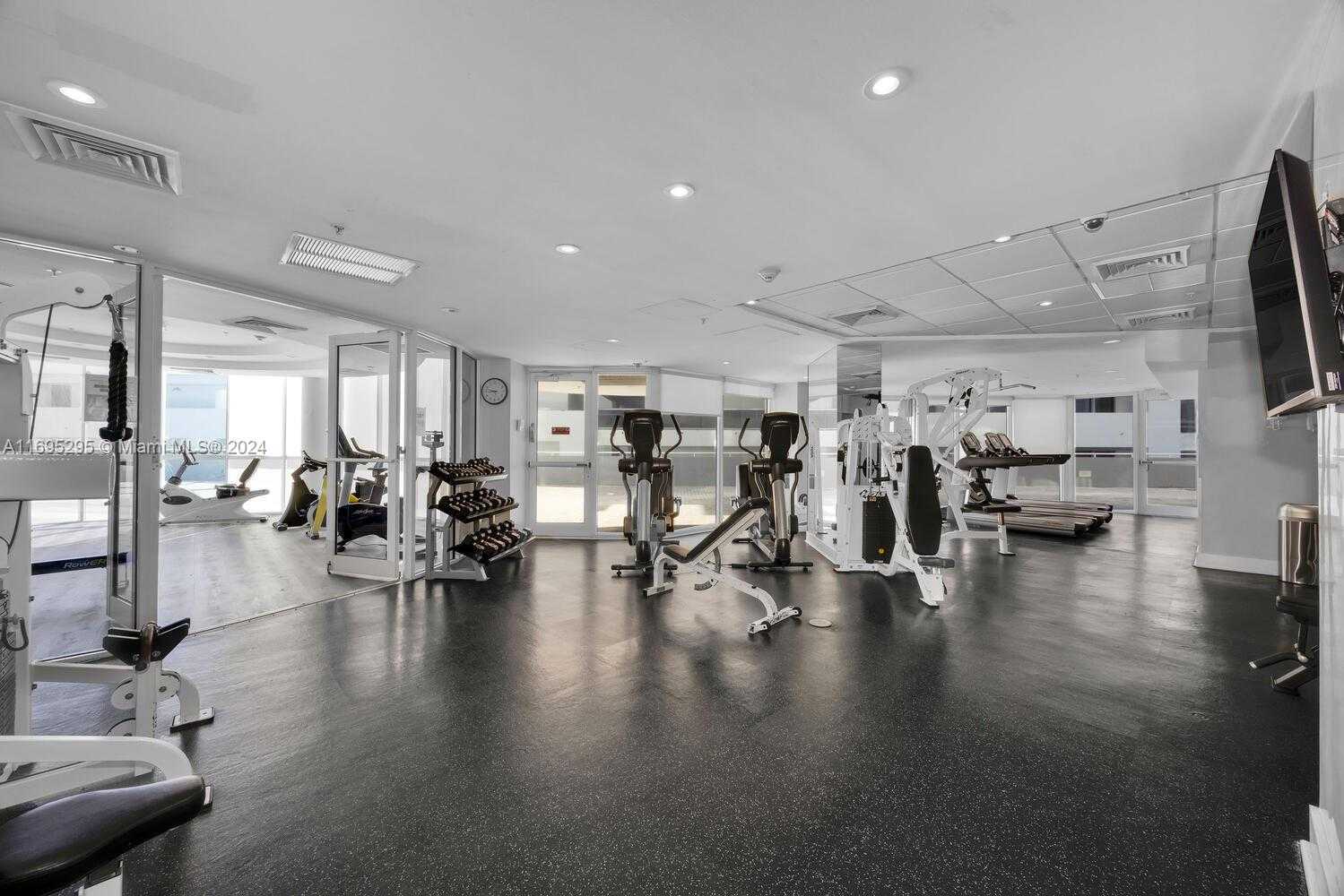Small Image of 6301 COLLINS AVE #3101, Miami Beach Number 35