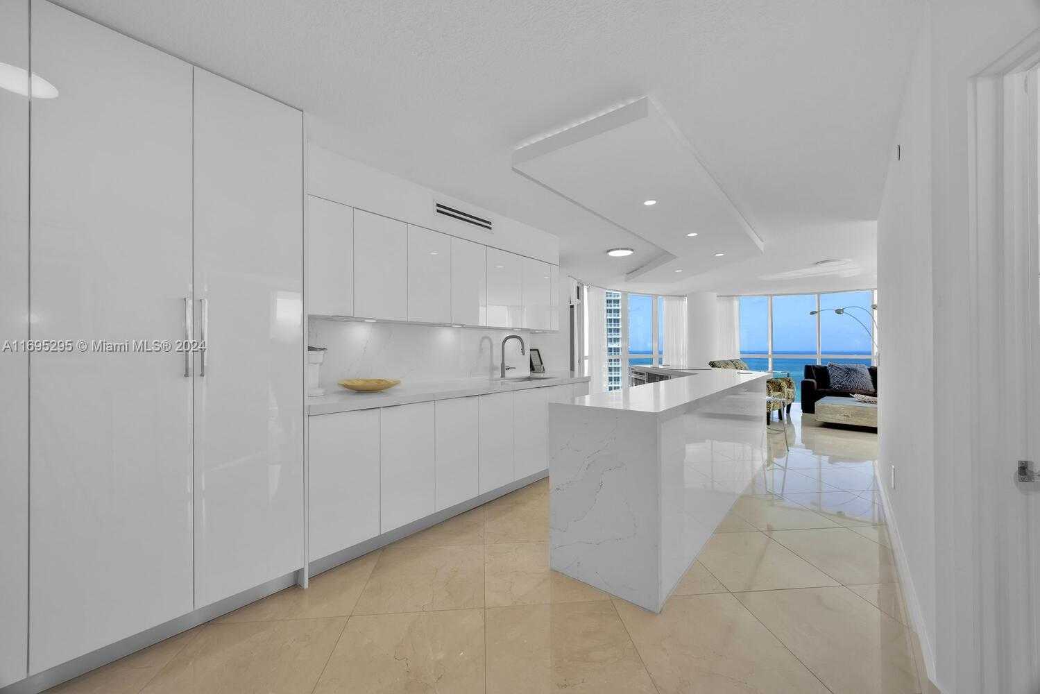 Small Image of 6301 COLLINS AVE #3101, Miami Beach Number 8
