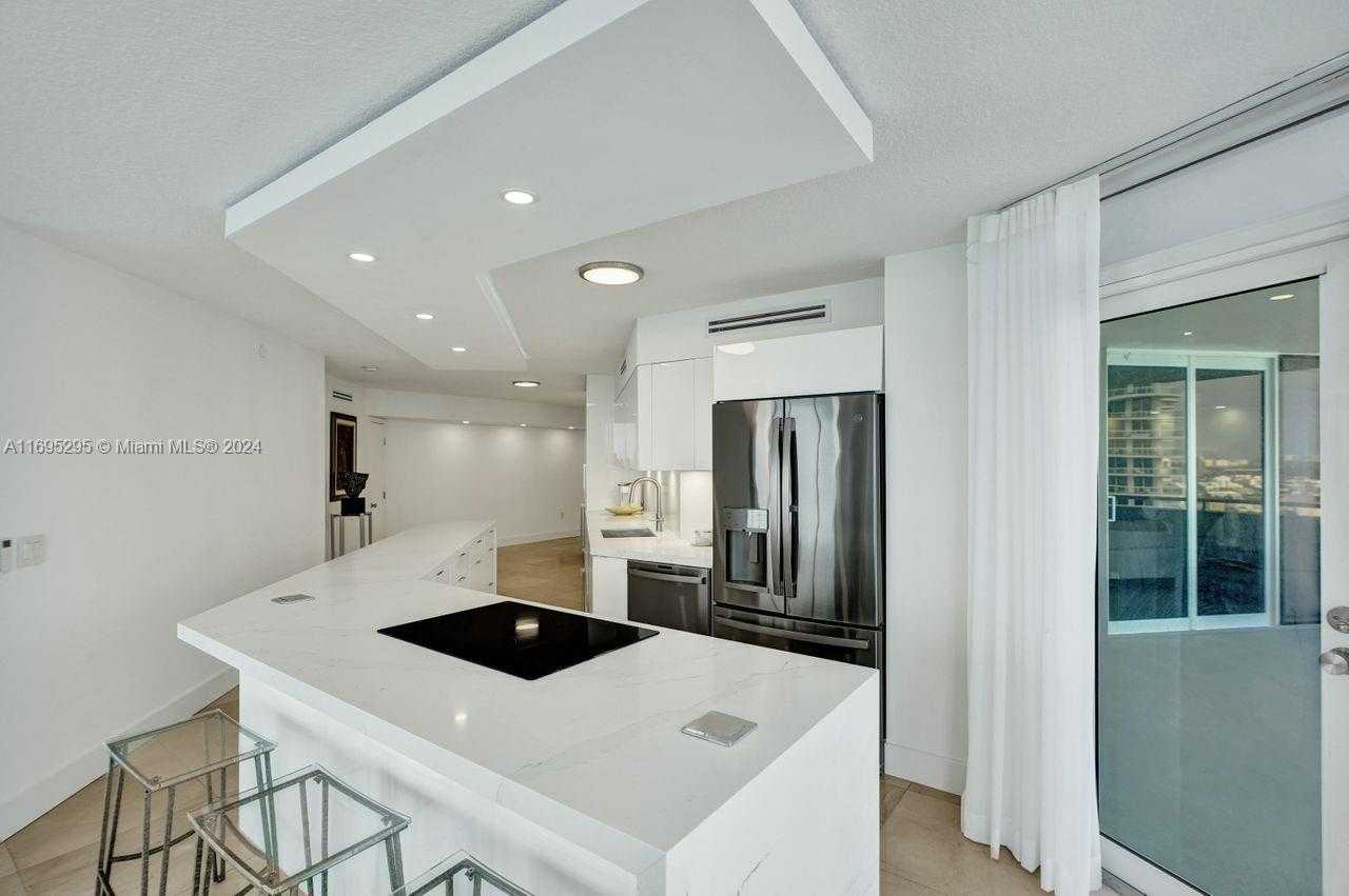 Small Image of 6301 COLLINS AVE #3101, Miami Beach Number 9