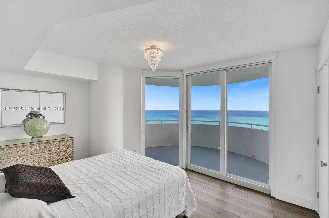 Small Image of 6301 COLLINS AVE #3101, Miami Beach Number 97