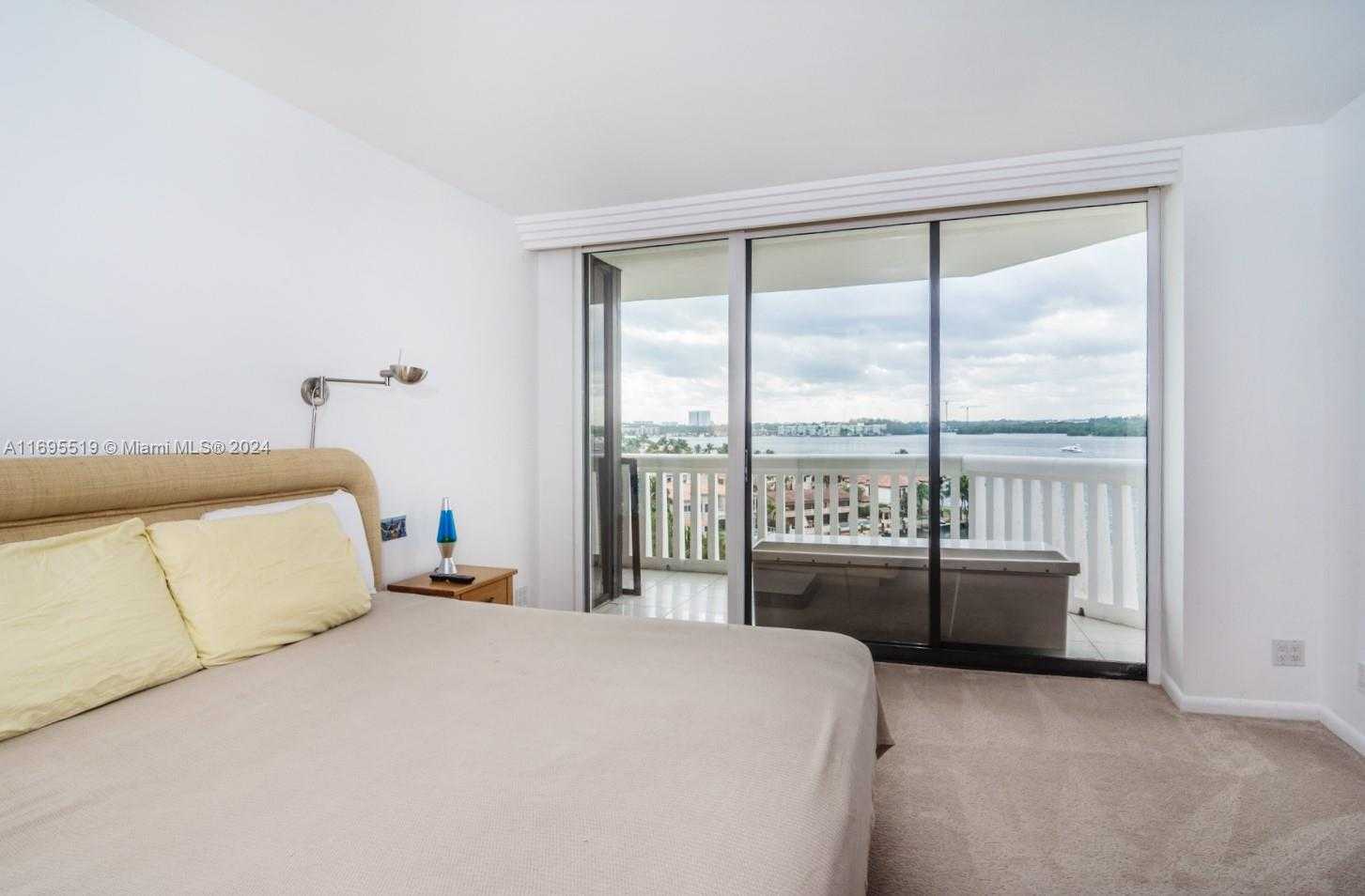 Small Image of 1000 ISLAND BLVD #802, Aventura Number 10