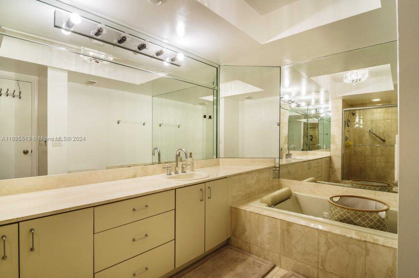 Small Image of 1000 ISLAND BLVD #802, Aventura Number 12