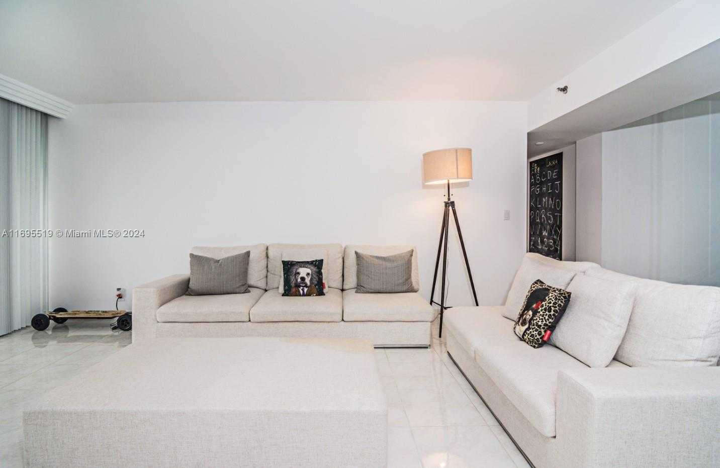 Small Image of 1000 ISLAND BLVD #802, Aventura Number 2
