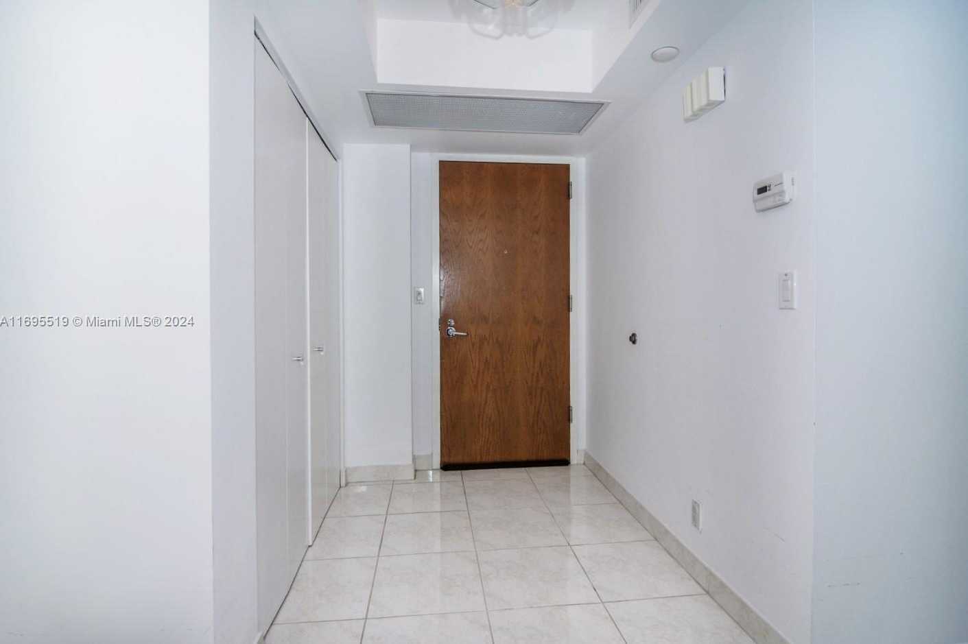 Small Image of 1000 ISLAND BLVD #802, Aventura Number 22