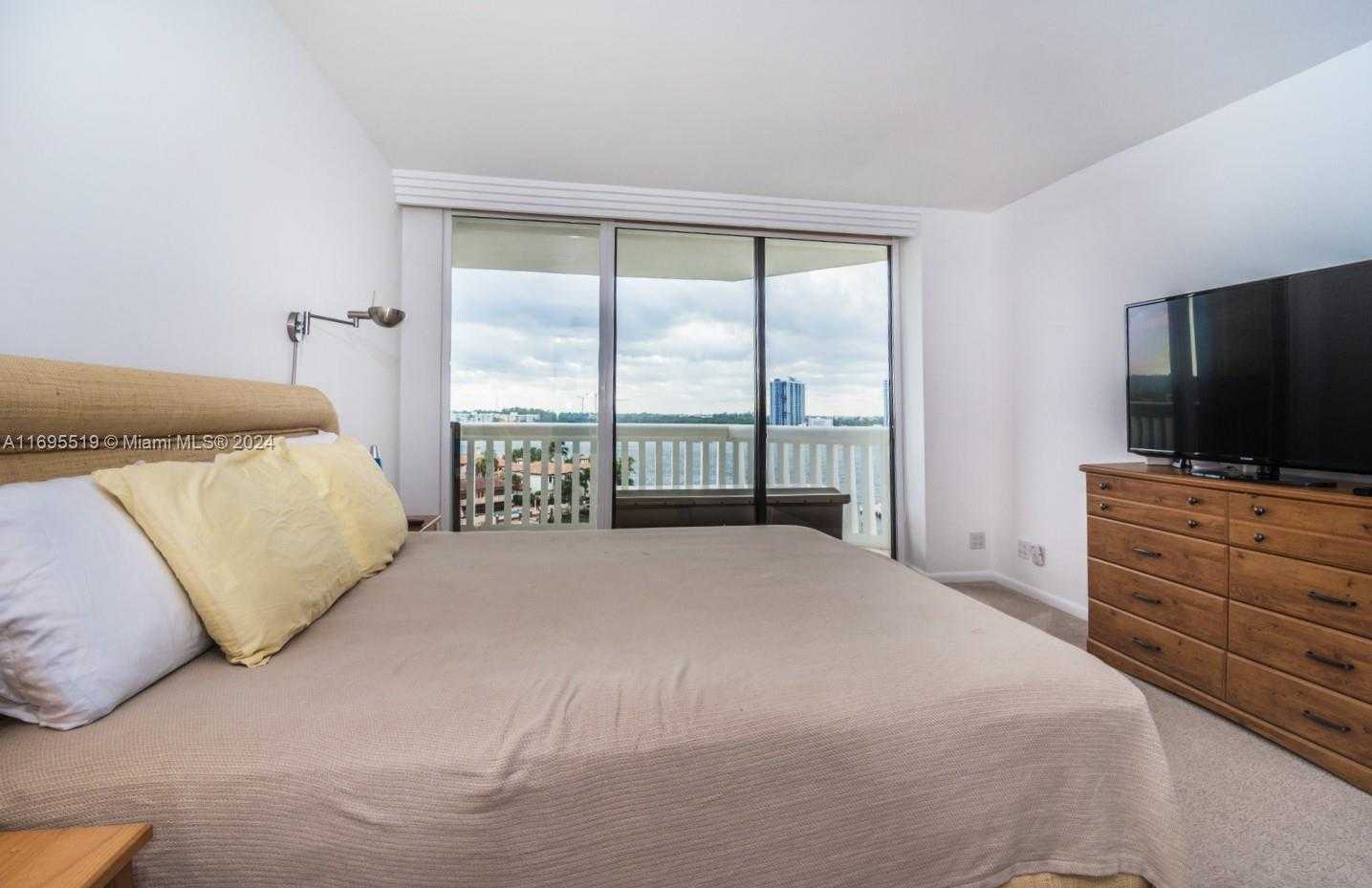Small Image of 1000 ISLAND BLVD #802, Aventura Number 9
