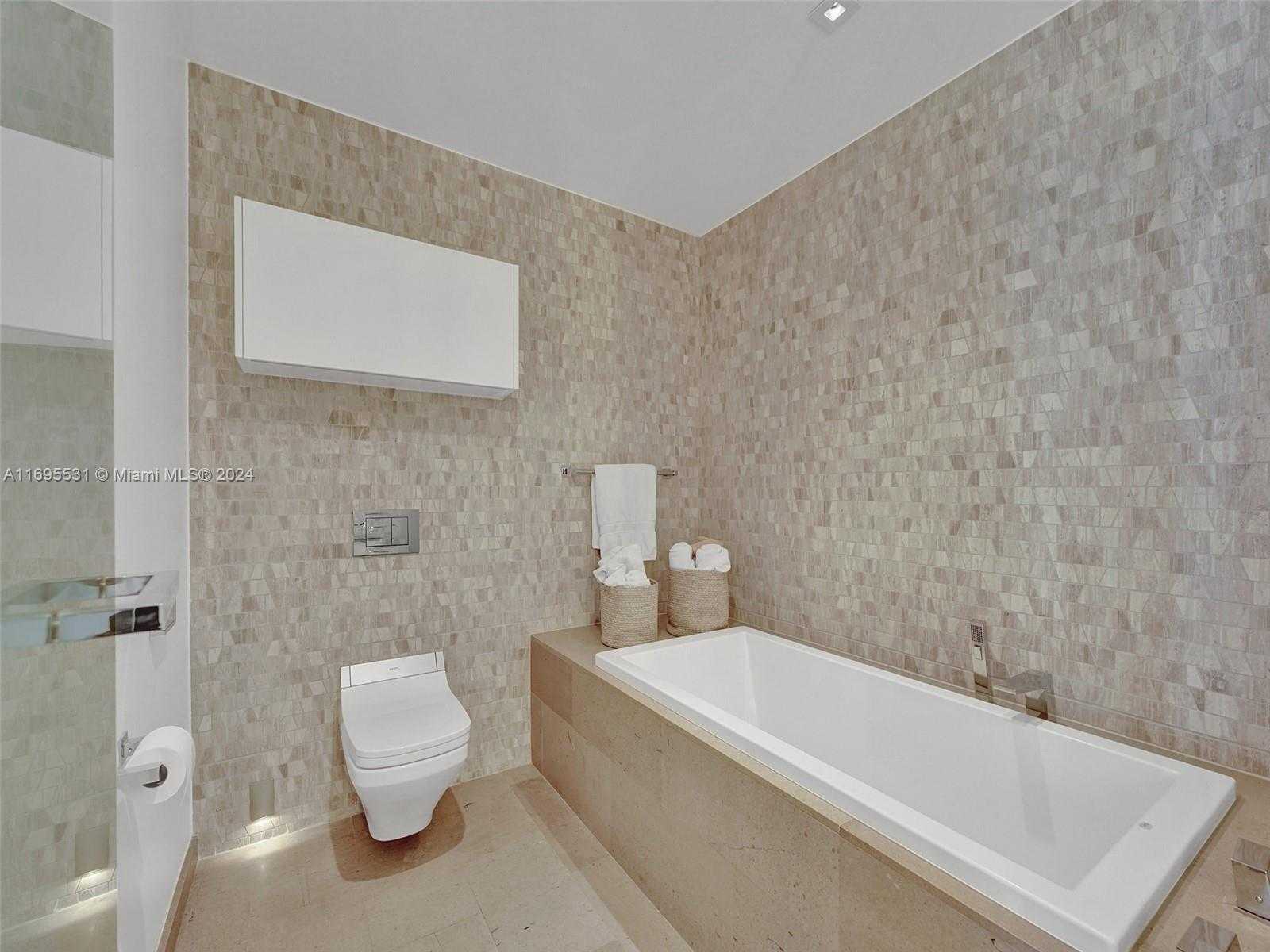 Small Image of 68 SOUTH EAST 6TH ST #2103, Miami Number 19