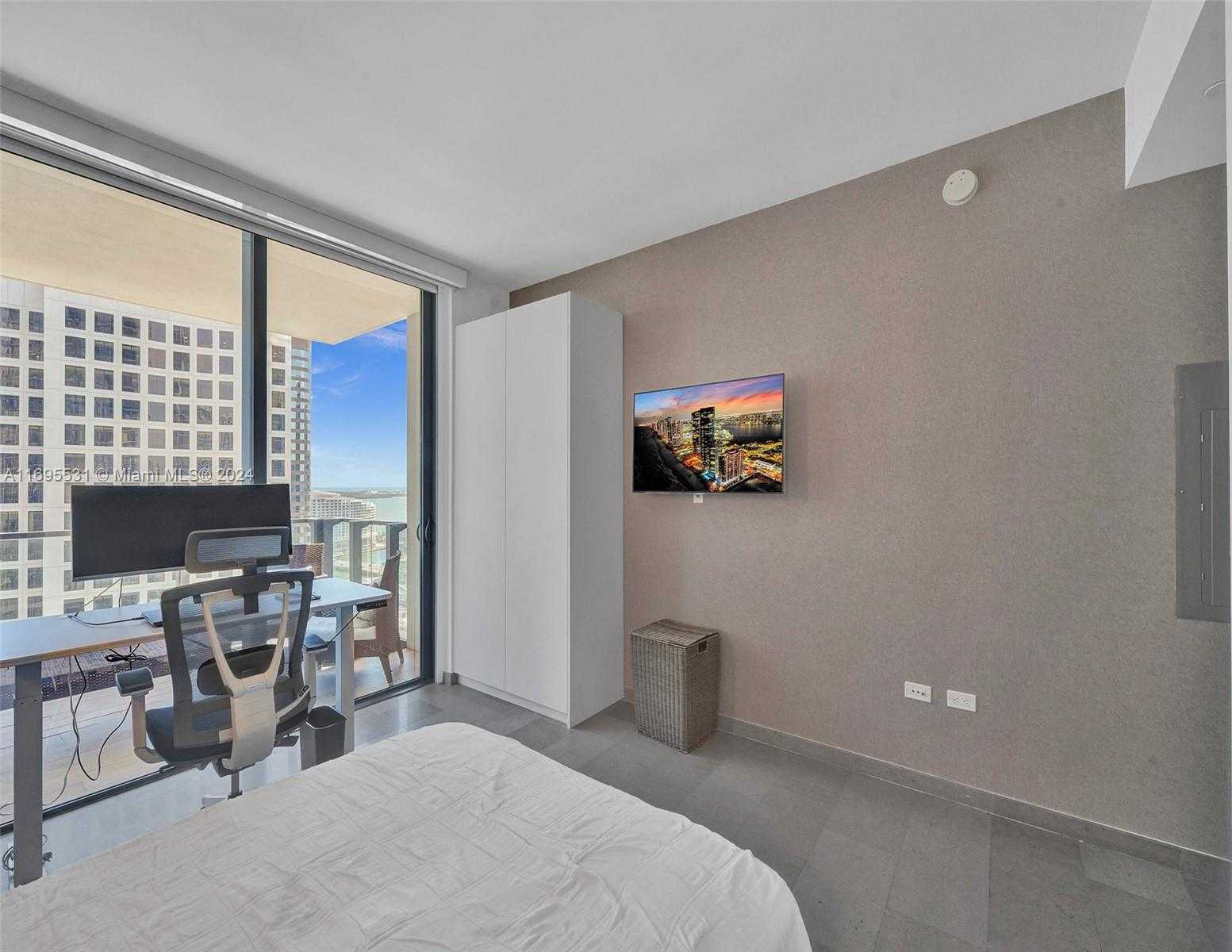Small Image of 68 SOUTH EAST 6TH ST #2103, Miami Number 22