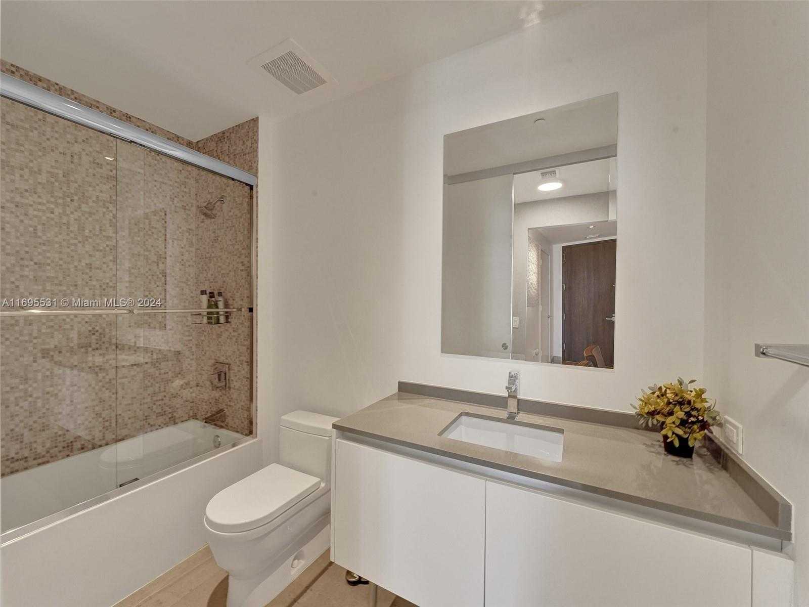 Small Image of 68 SOUTH EAST 6TH ST #2103, Miami Number 24