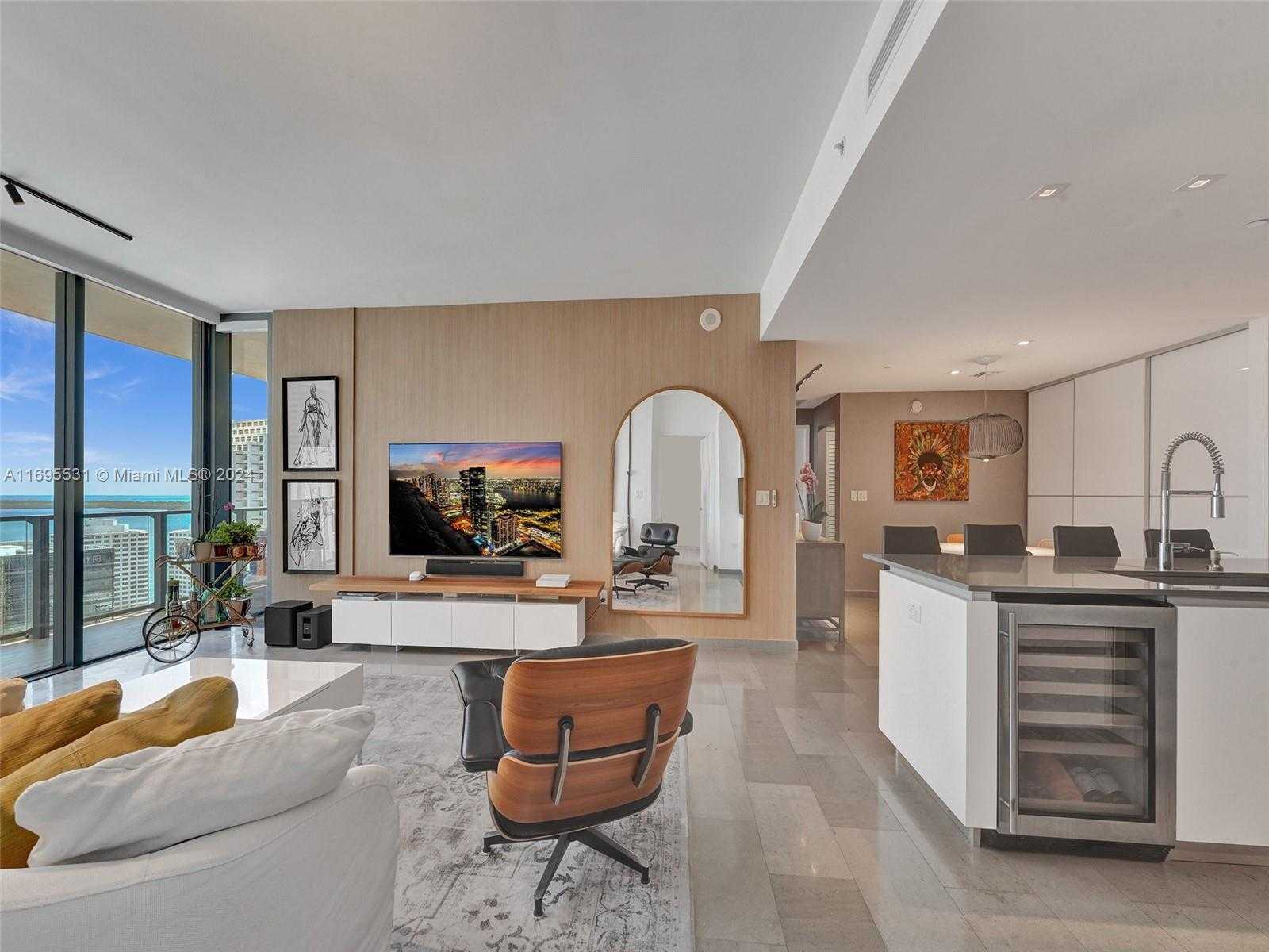 Small Image of 68 SOUTH EAST 6TH ST #2103, Miami Number 4