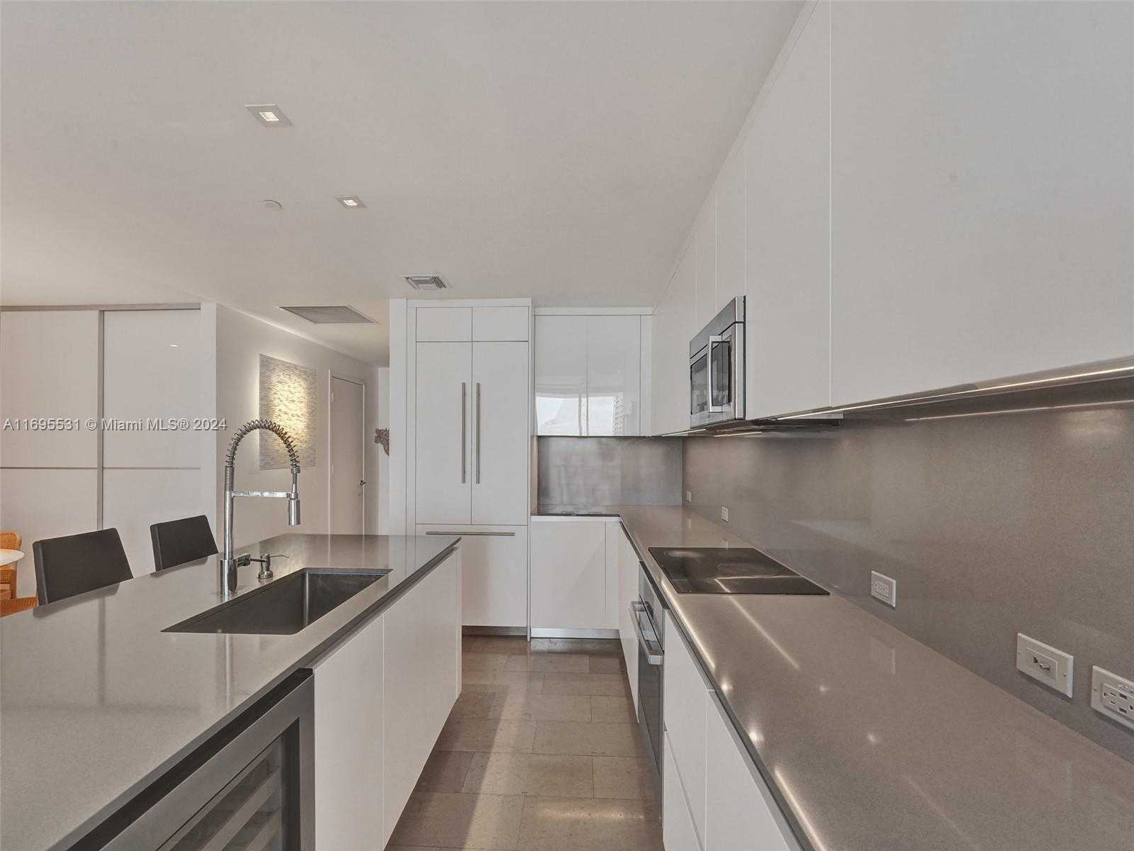 Small Image of 68 SOUTH EAST 6TH ST #2103, Miami Number 9