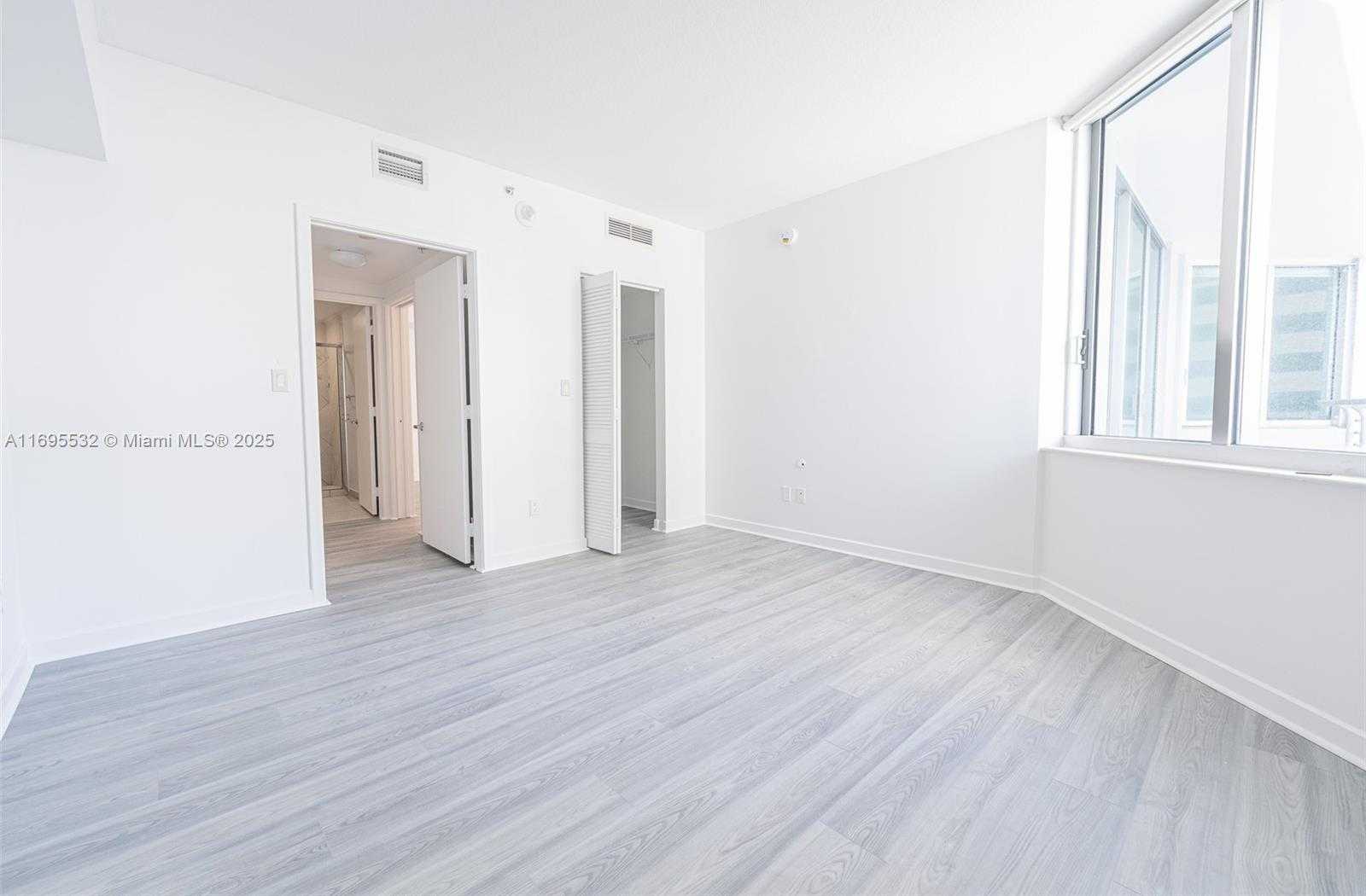 Small Image of 335 SOUTH BISCAYNE BLVD #1108, Miami Number 11