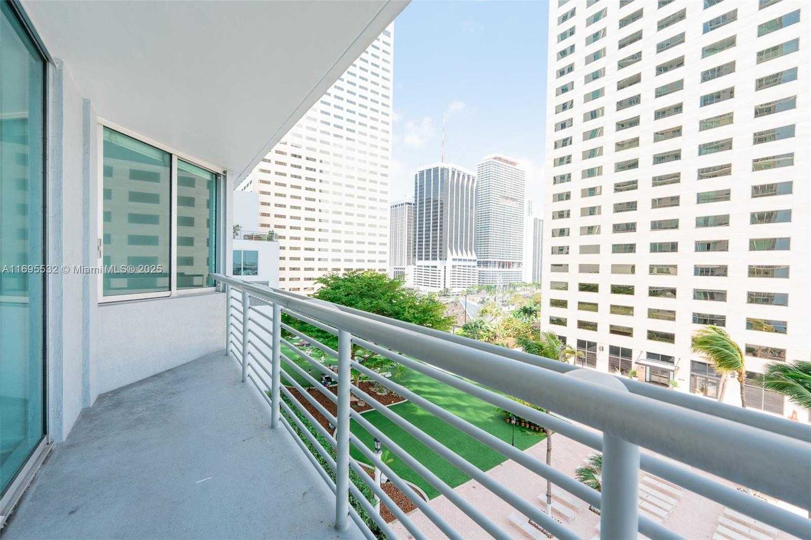 Small Image of 335 SOUTH BISCAYNE BLVD #1108, Miami Number 2
