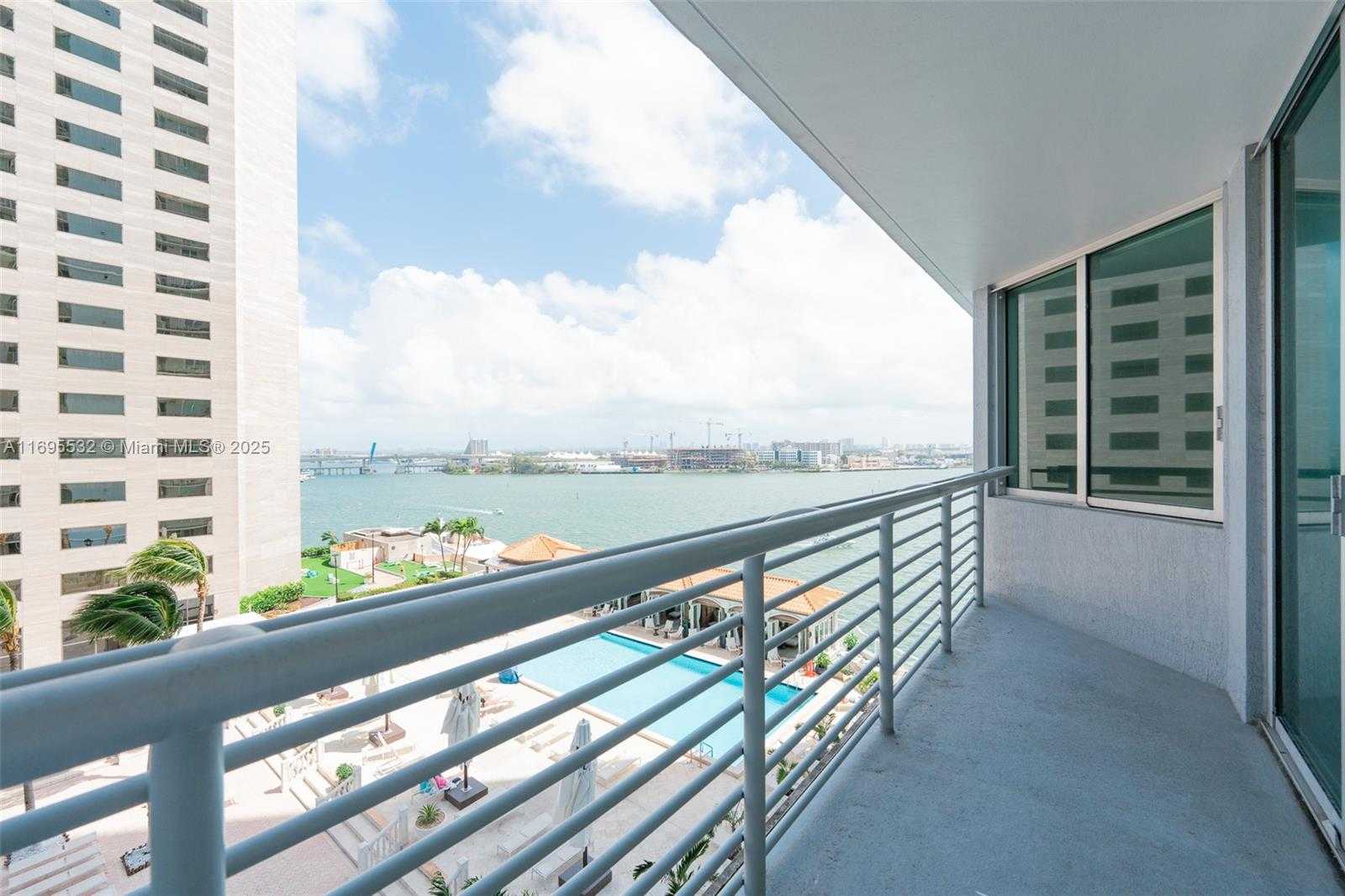 Small Image of 335 SOUTH BISCAYNE BLVD #1108, Miami Number 3