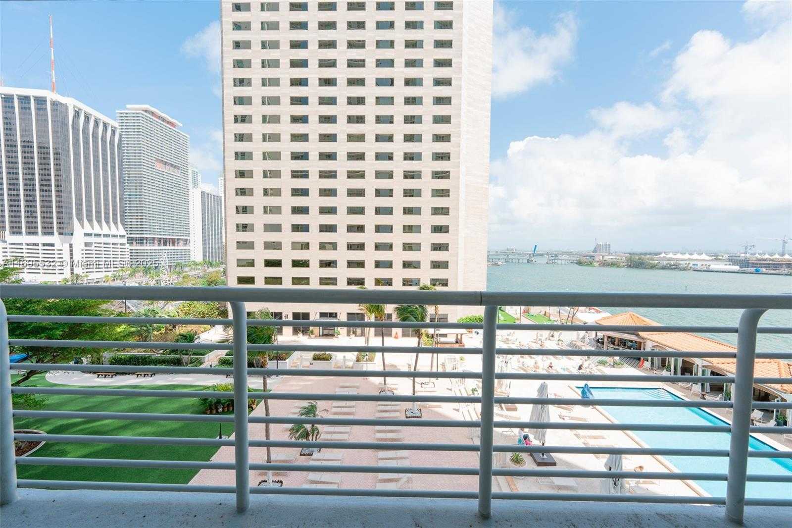Small Image of 335 SOUTH BISCAYNE BLVD #1108, Miami Number 4