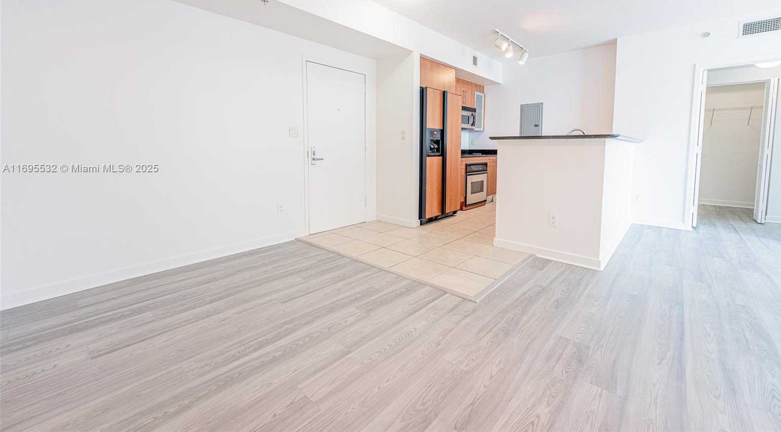 Small Image of 335 SOUTH BISCAYNE BLVD #1108, Miami Number 5
