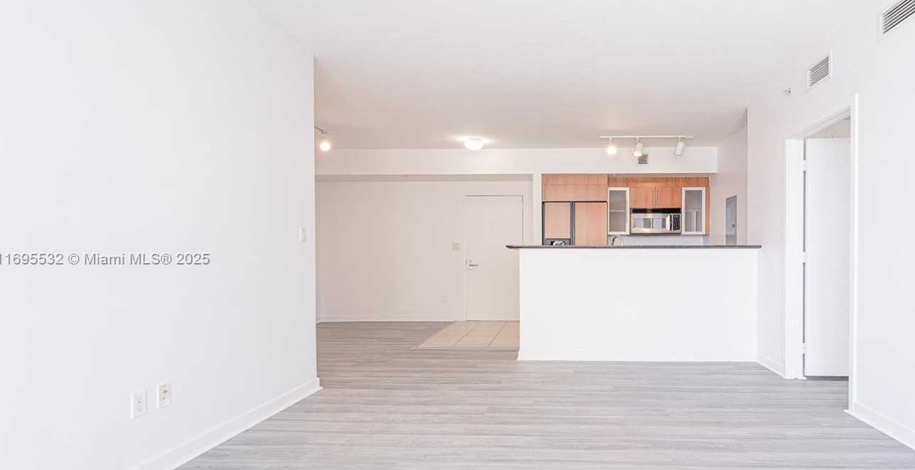 Small Image of 335 SOUTH BISCAYNE BLVD #1108, Miami Number 9