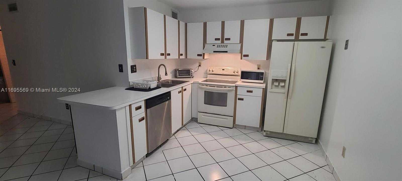 Small Image of 3564 MAGELLAN CIR #211-1, Aventura Number 26