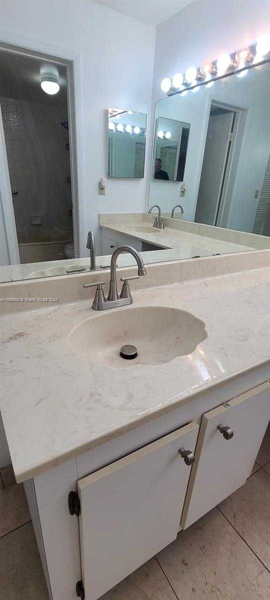 Small Image of 3564 MAGELLAN CIR #211-1, Aventura Number 32