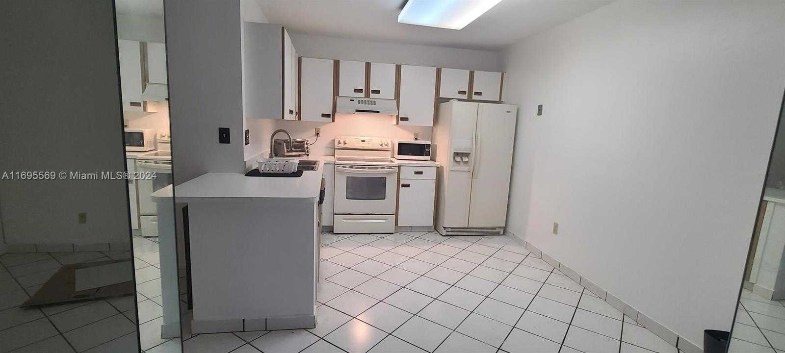 Small Image of 3564 MAGELLAN CIR #211-1, Aventura Number 7