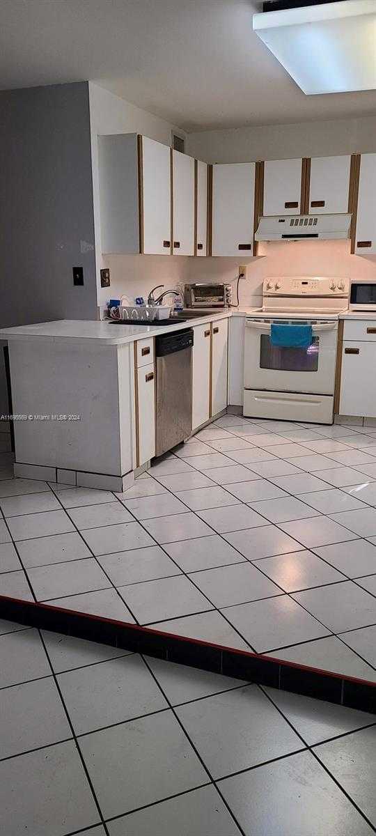 Small Image of 3564 MAGELLAN CIR #211-1, Aventura Number 9