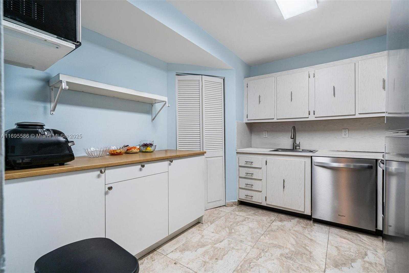 Small Image of 9273 COLLINS AVE #1002, Surfside Number 13