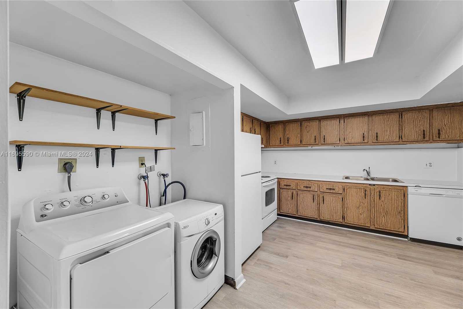 Small Image of 7243 WEST SUNRISE BLVD #7243K, Plantation Number 11