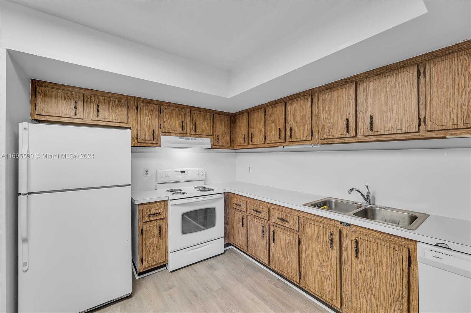 Small Image of 7243 WEST SUNRISE BLVD #7243K, Plantation Number 12
