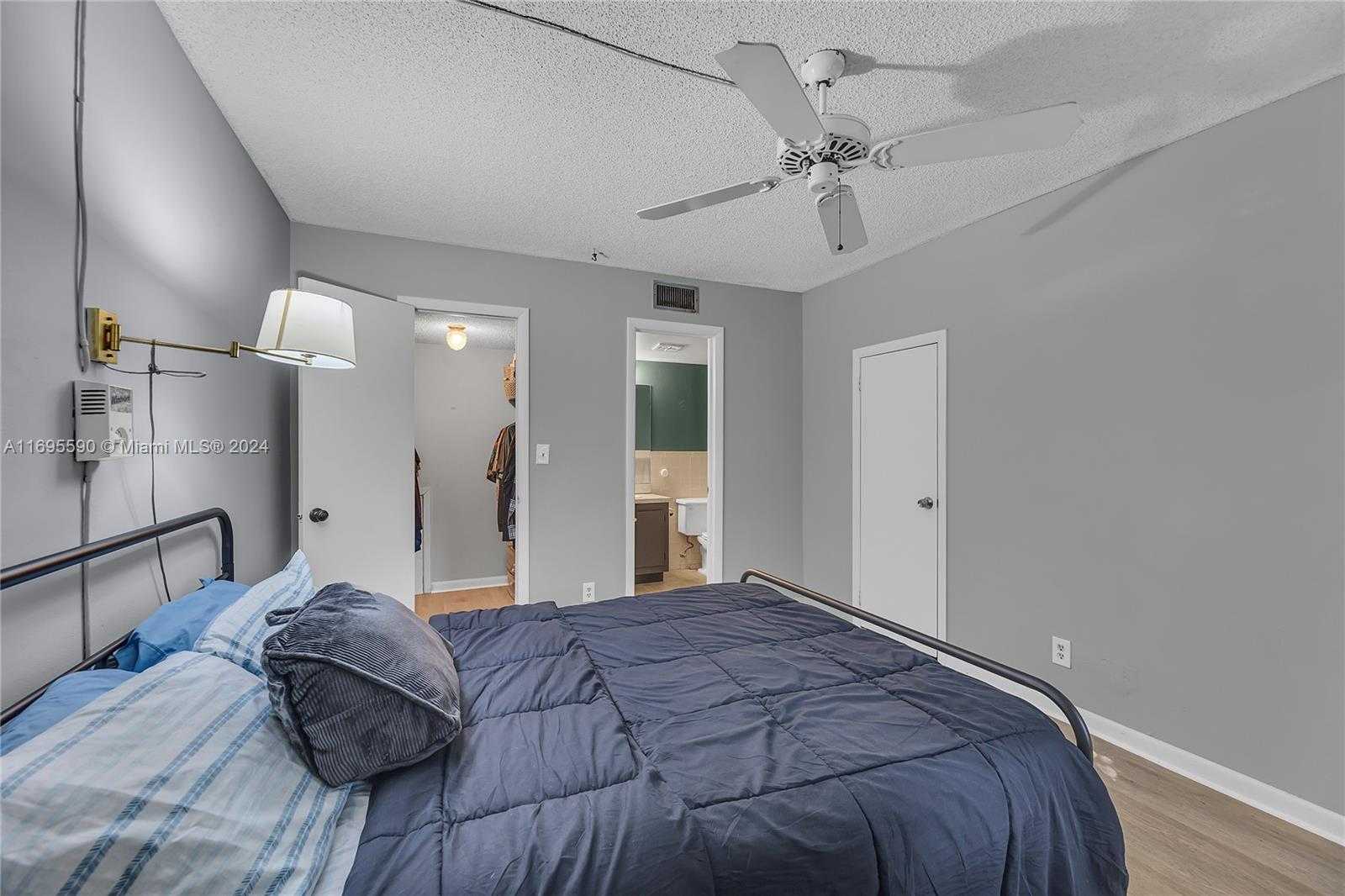 Small Image of 7243 WEST SUNRISE BLVD #7243K, Plantation Number 16