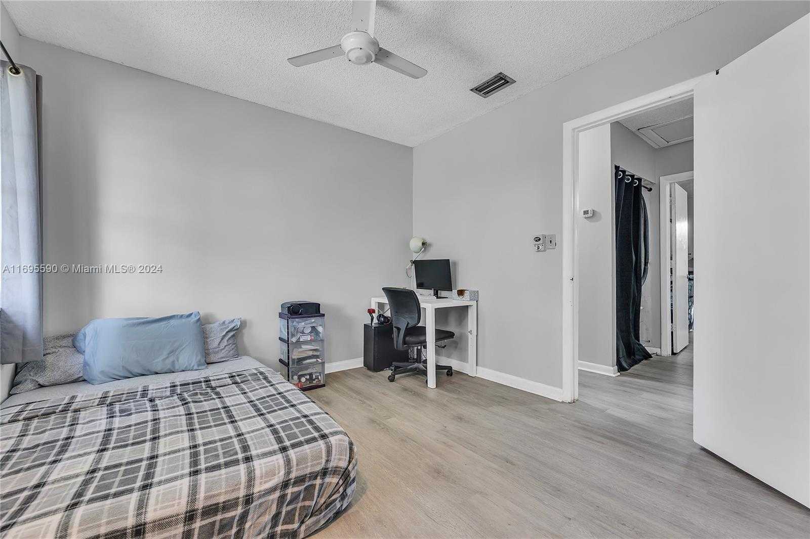 Small Image of 7243 WEST SUNRISE BLVD #7243K, Plantation Number 20