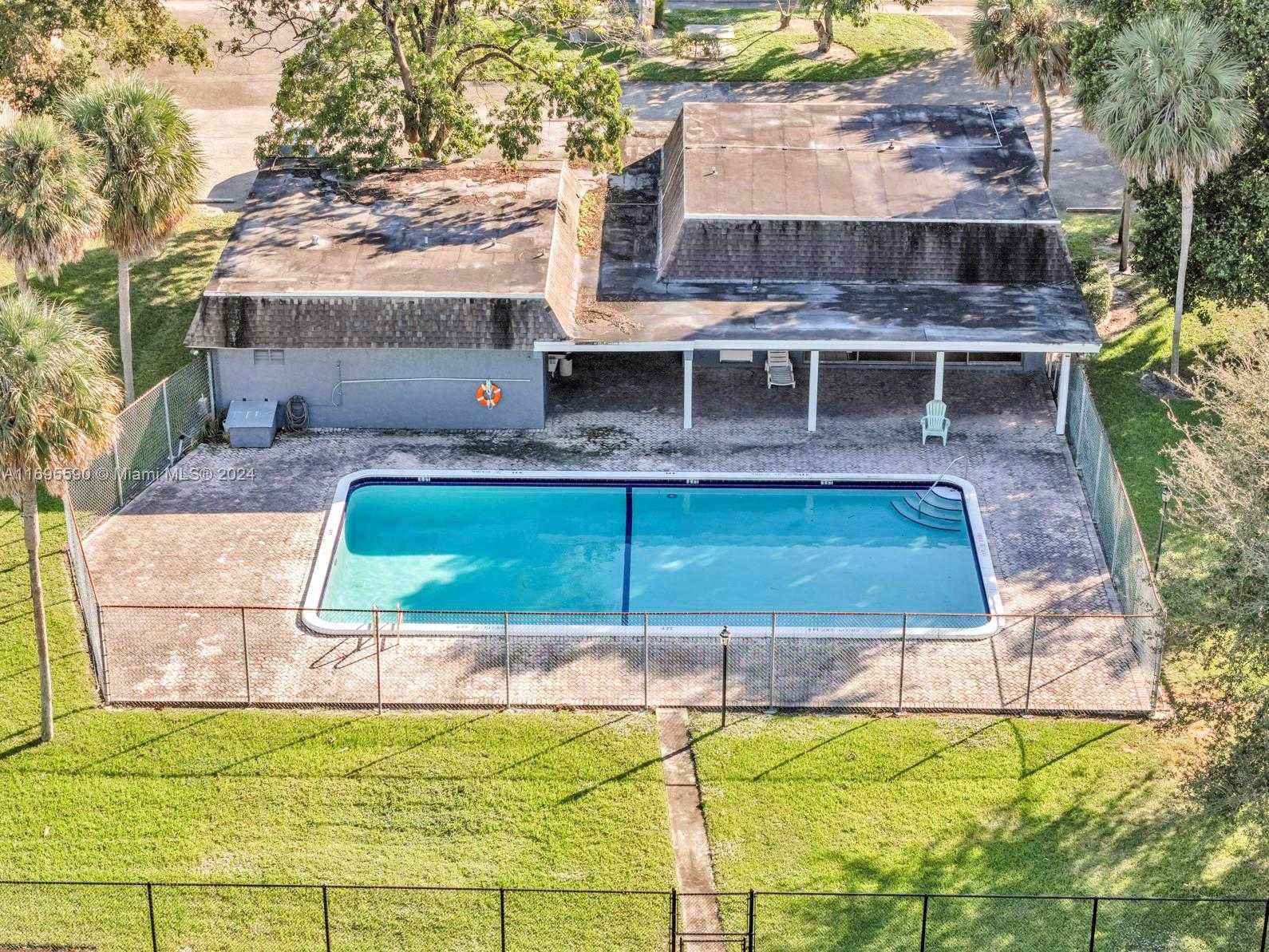 Small Image of 7243 WEST SUNRISE BLVD #7243K, Plantation Number 33