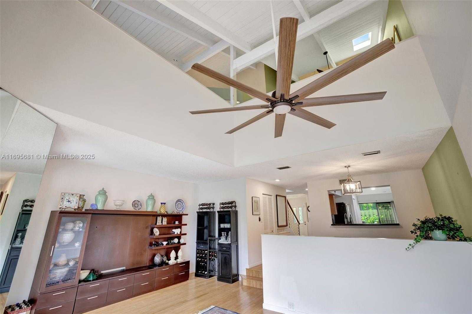 Small Image of 93 NORTH EAST 17TH CT #93, Fort Lauderdale Number 13