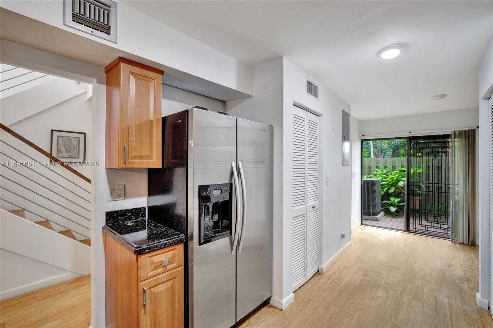 Small Image of 93 NORTH EAST 17TH CT #93, Fort Lauderdale Number 24