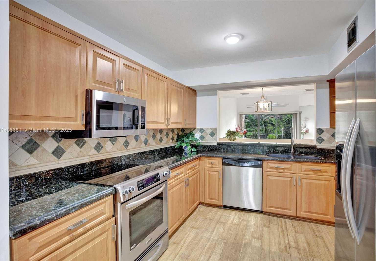 Small Image of 93 NORTH EAST 17TH CT #93, Fort Lauderdale Number 25