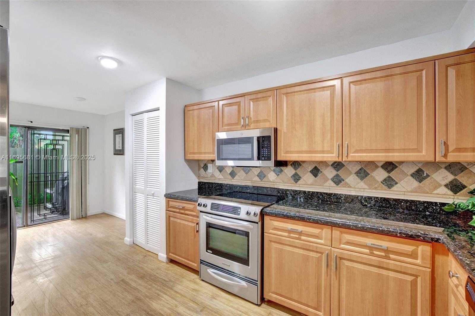 Small Image of 93 NORTH EAST 17TH CT #93, Fort Lauderdale Number 3