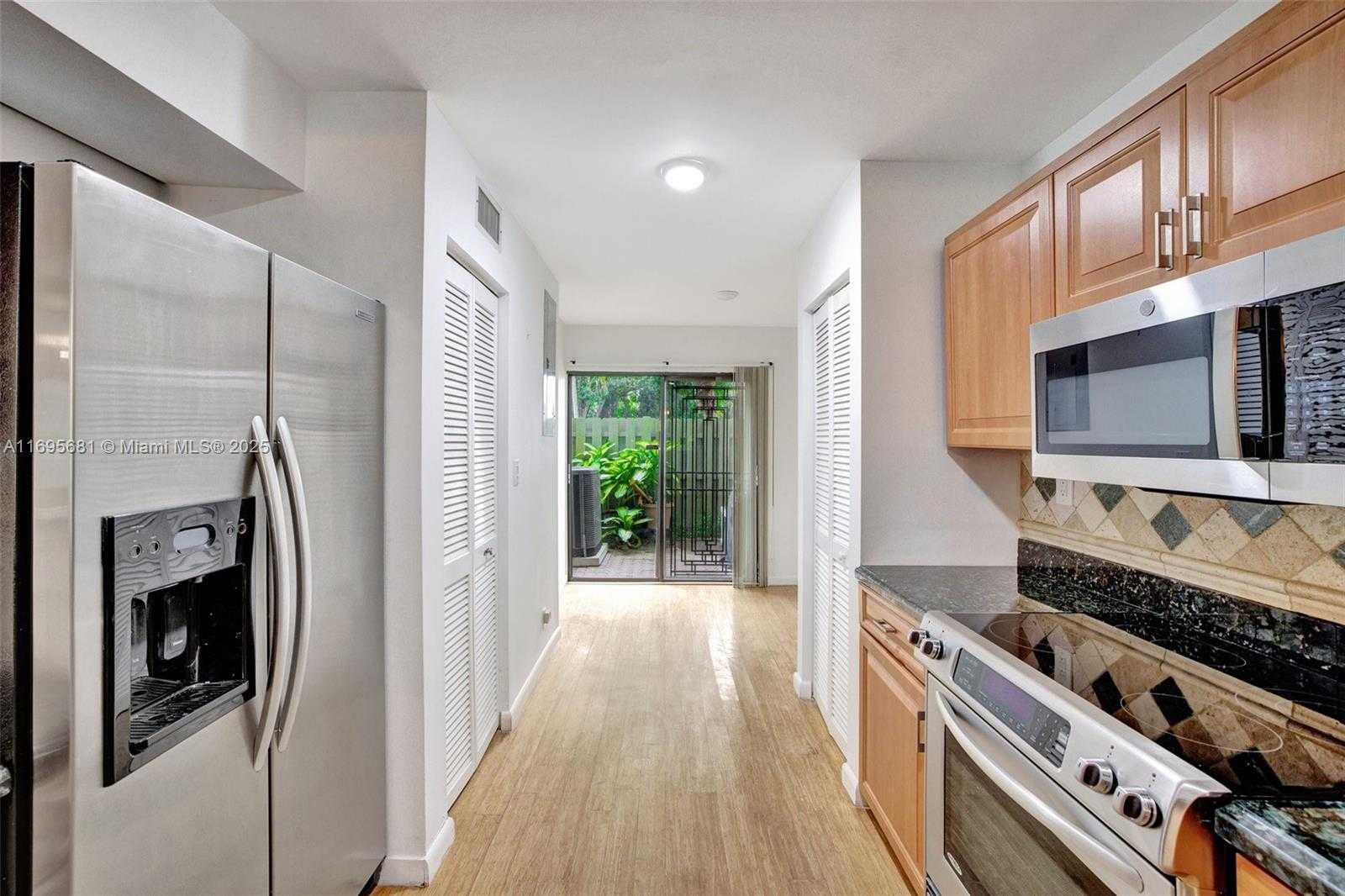 Small Image of 93 NORTH EAST 17TH CT #93, Fort Lauderdale Number 5