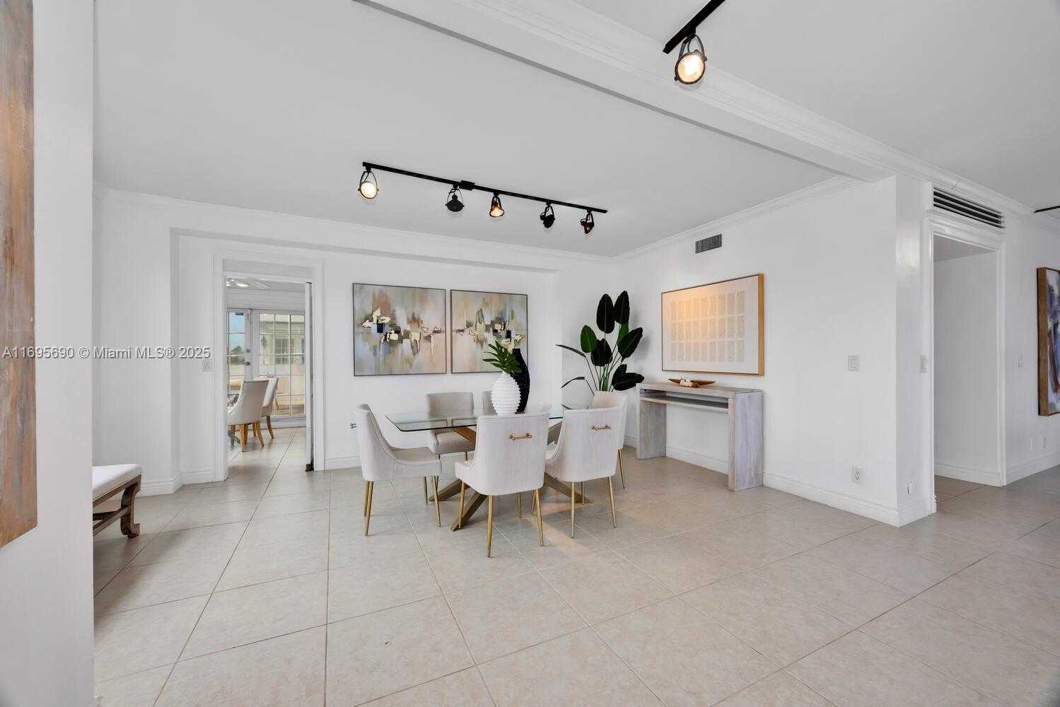Small Image of 2500 BAY DR #PH, Pompano Beach Number 19