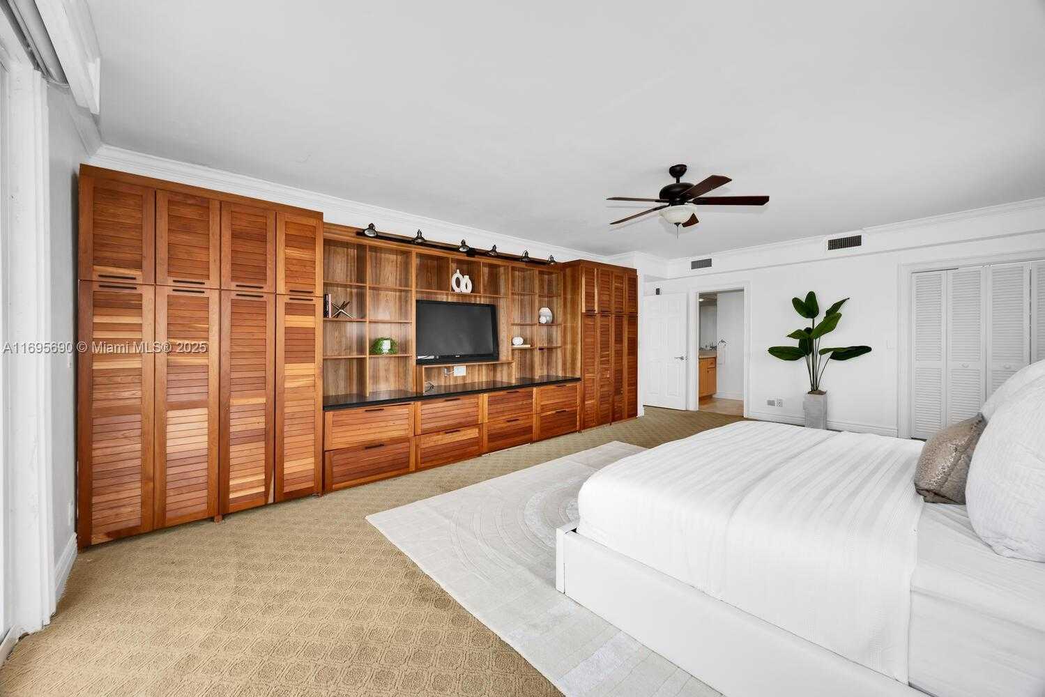 Small Image of 2500 BAY DR #PH, Pompano Beach Number 24