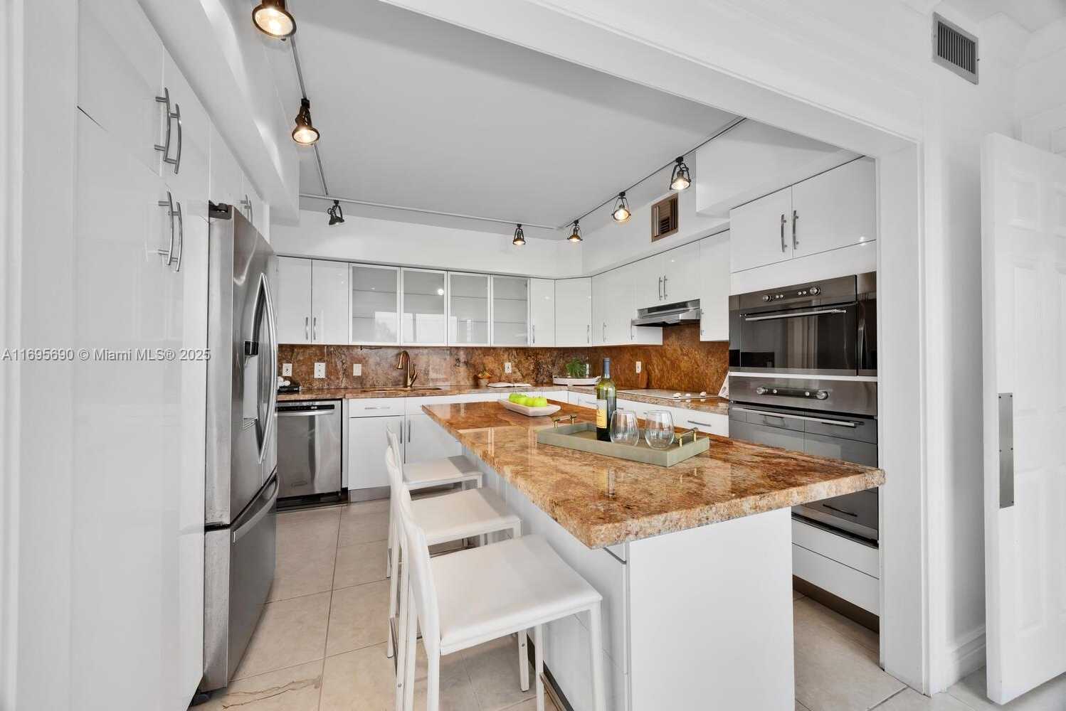 Small Image of 2500 BAY DR #PH, Pompano Beach Number 27