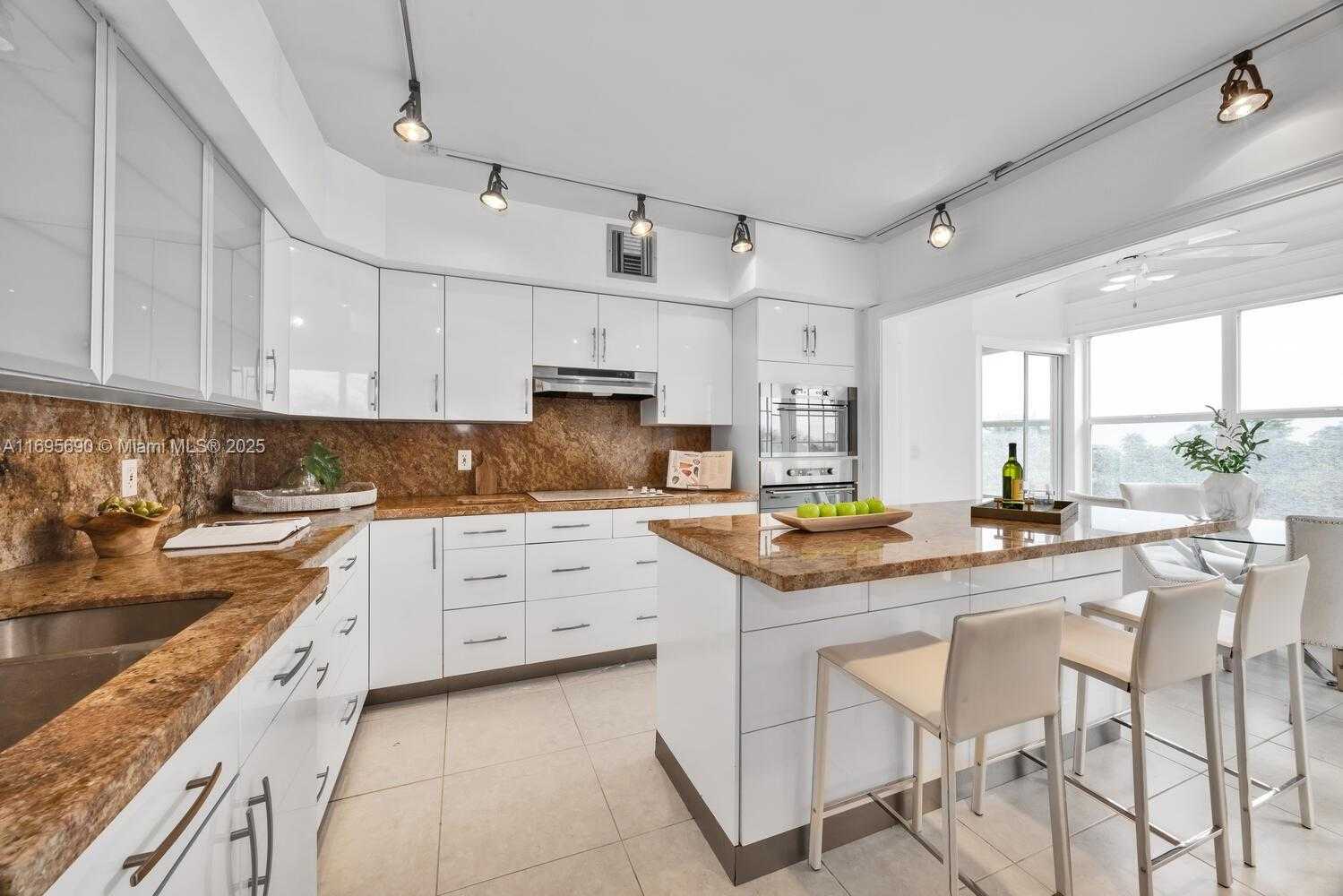 Small Image of 2500 BAY DR #PH, Pompano Beach Number 28