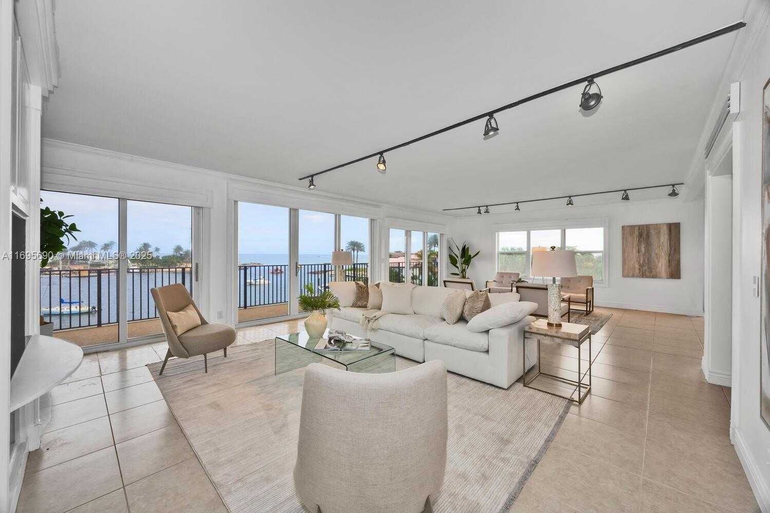 Small Image of 2500 BAY DR #PH, Pompano Beach Number 3