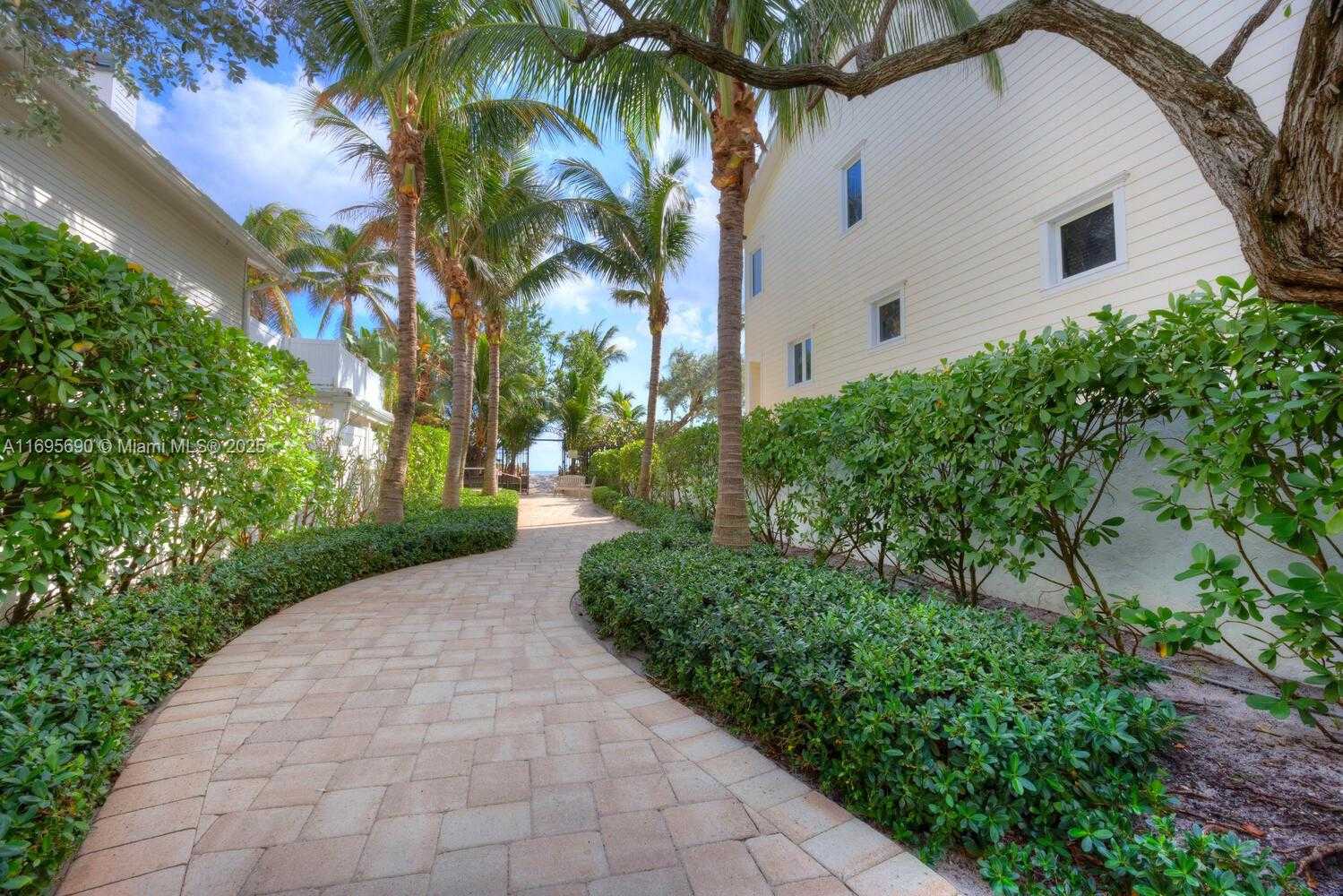 Small Image of 2500 BAY DR #PH, Pompano Beach Number 35