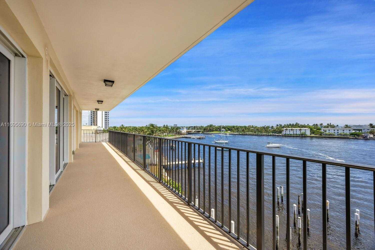 Small Image of 2500 BAY DR #PH, Pompano Beach Number 6