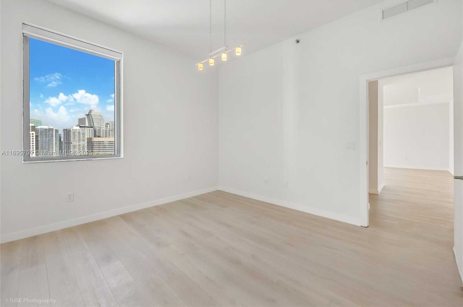 Small Image of 1060 BRICKELL AVE #4101, Miami Number 20