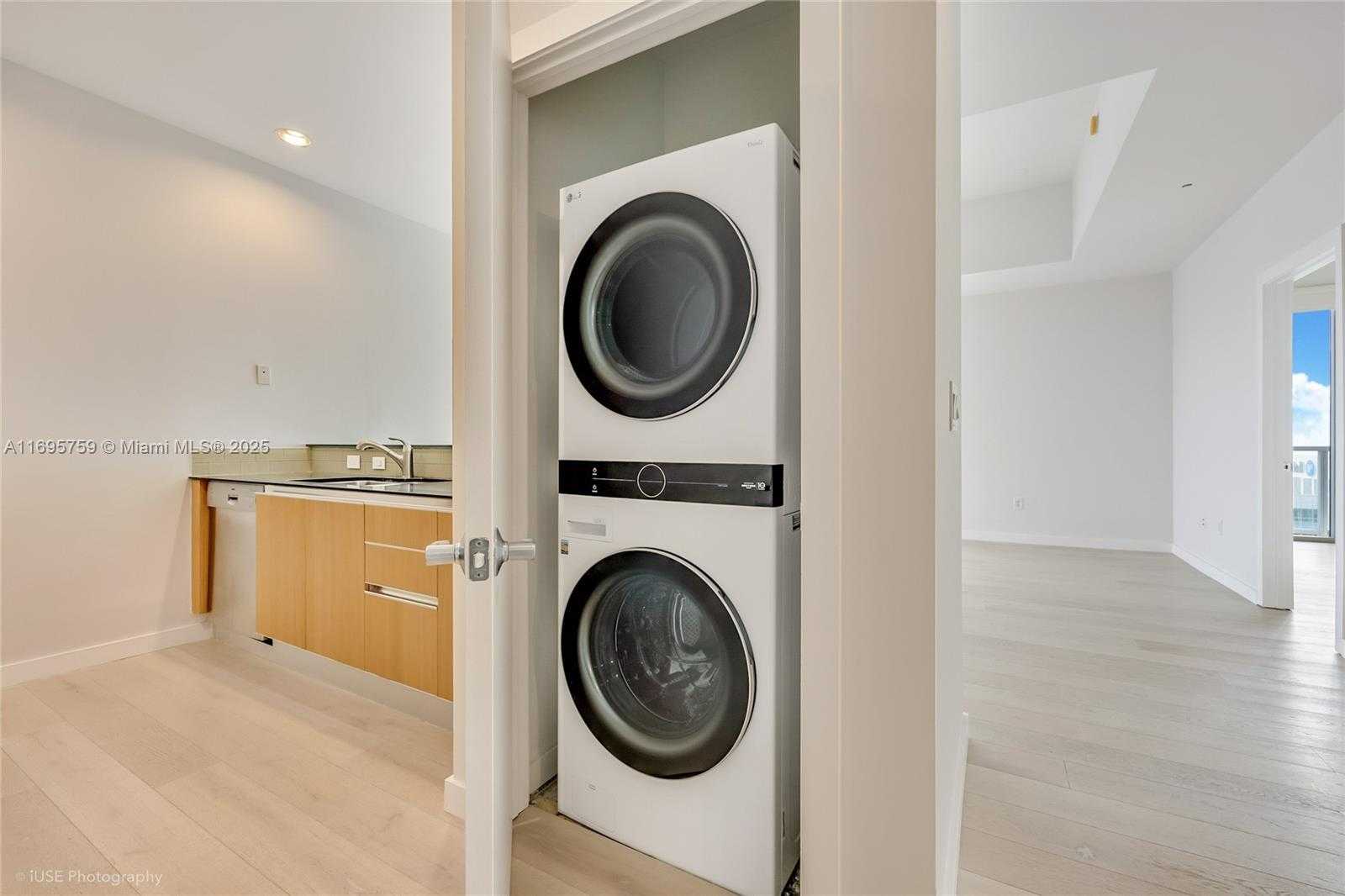 Small Image of 1060 BRICKELL AVE #4101, Miami Number 23