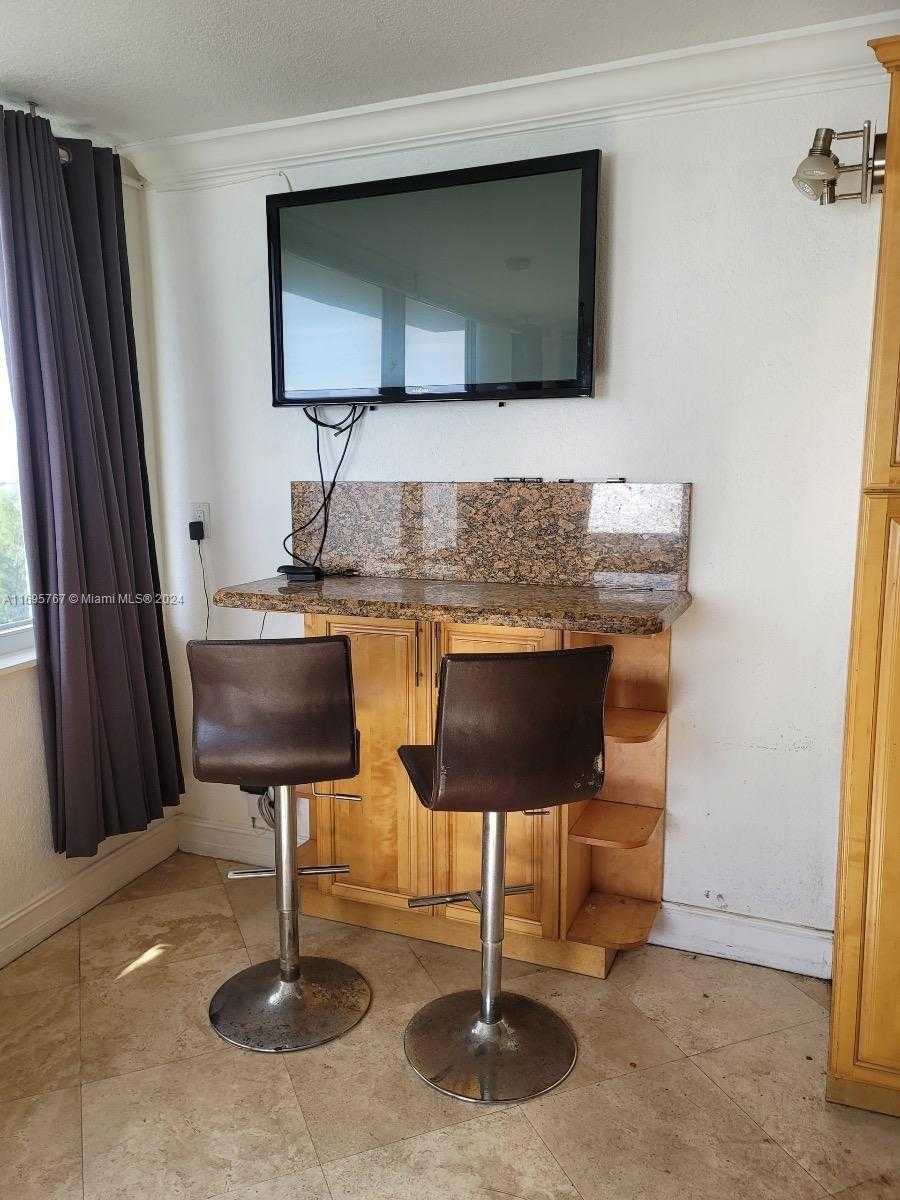 Small Image of 19201 COLLINS AVE #1044, Sunny Isles Beach Number 5