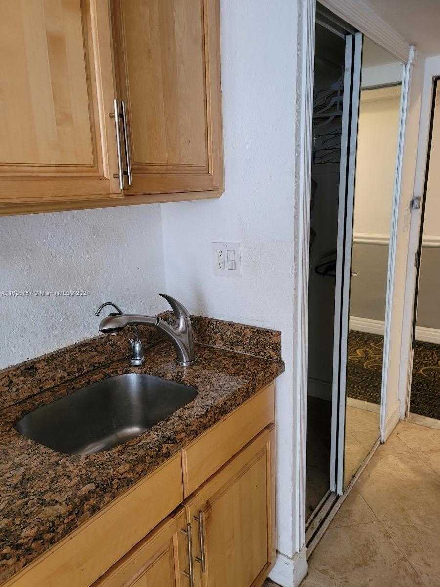 Small Image of 19201 COLLINS AVE #1044, Sunny Isles Beach Number 8
