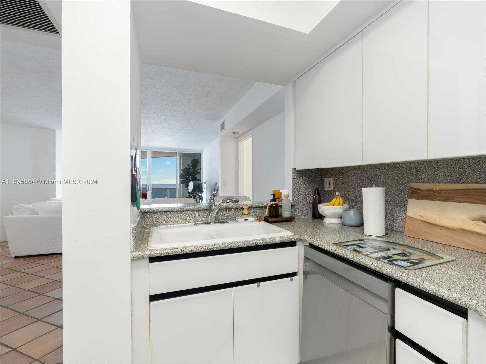 Small Image of 6767 COLLINS AVE #1704, Miami Beach Number 11