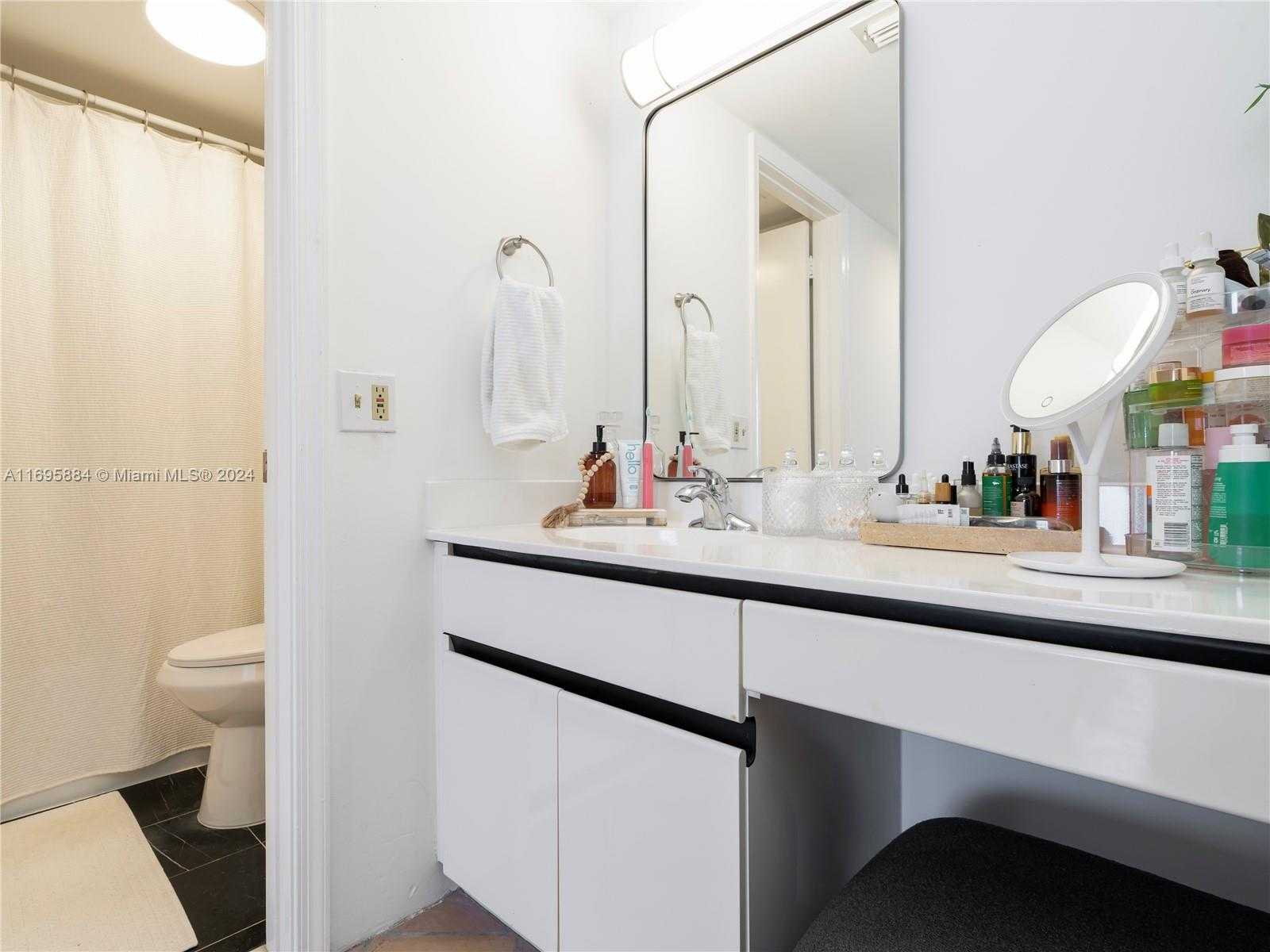 Small Image of 6767 COLLINS AVE #1704, Miami Beach Number 15
