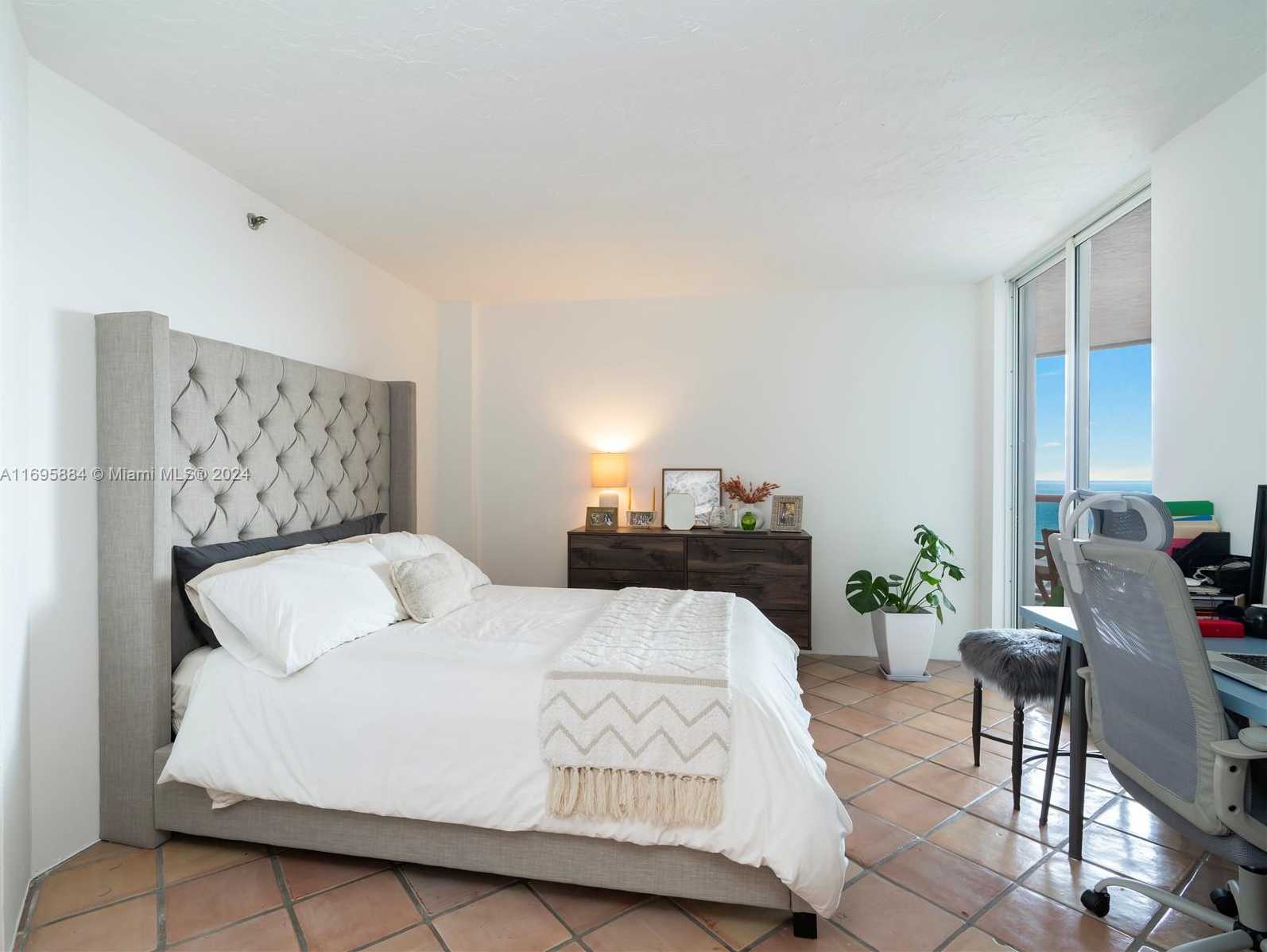 Small Image of 6767 COLLINS AVE #1704, Miami Beach Number 16