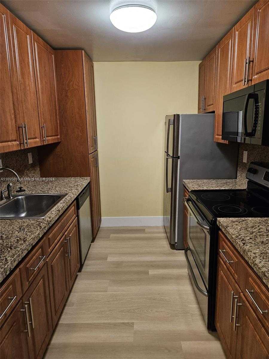 Small Image of 10816 NORTH KENDALL DR #R16, Miami Number 3